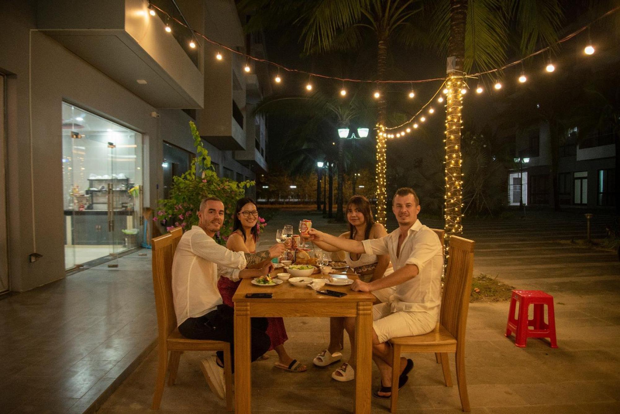 Hana Hotel Sonasea Night Market דואונג דונג מראה חיצוני תמונה